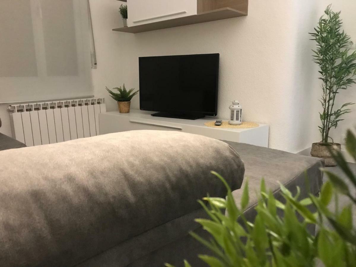 Apartamento Del Sueno Con Aire Acondicionado โลโกรโญ ภายนอก รูปภาพ